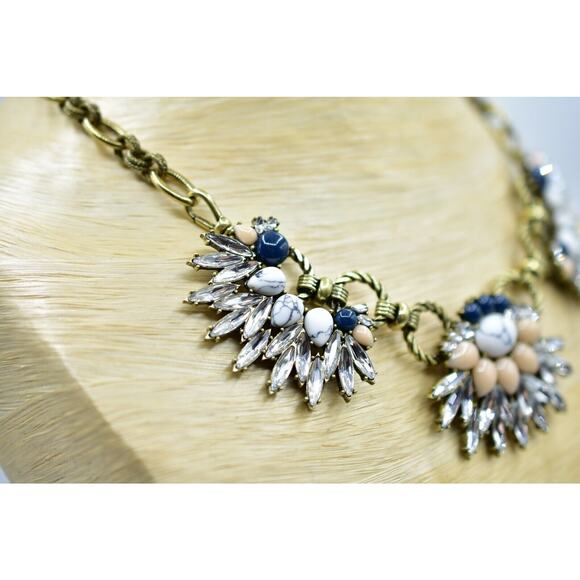 Chloe + Isabel Statement Necklace Collar Crystal Sparkling Blue White Jewels Bn7 - Picture 7 of 12